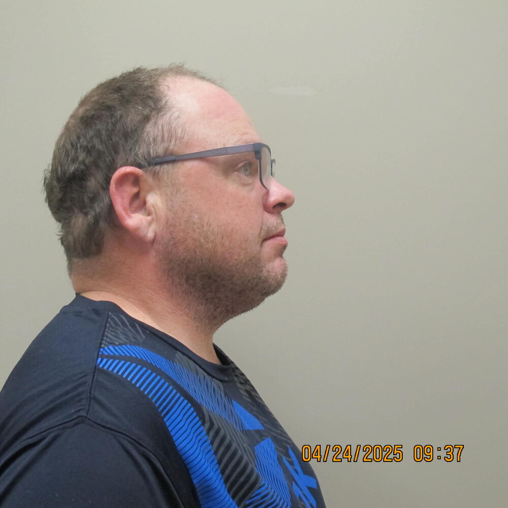 Additional Photo of JAMES LEO BAYS 4